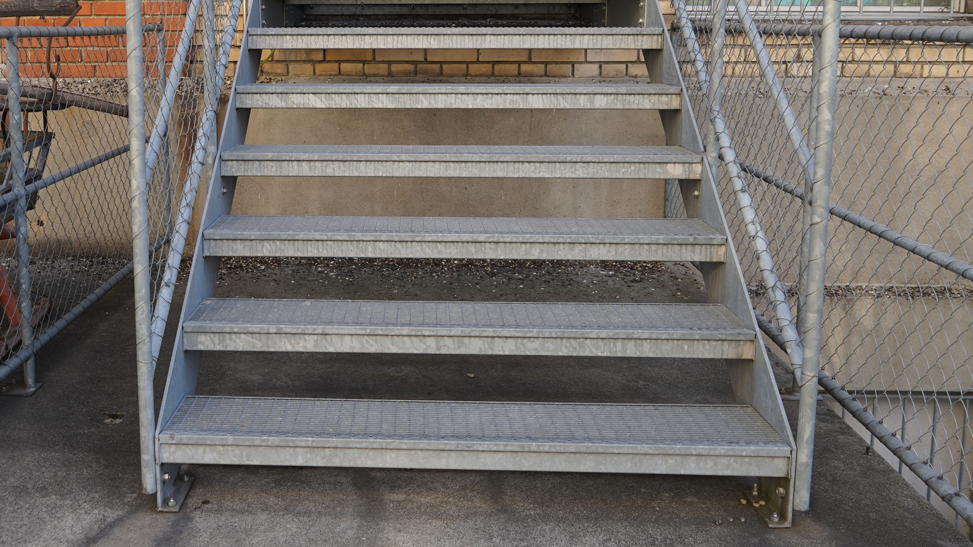 metal_stairs.jpg